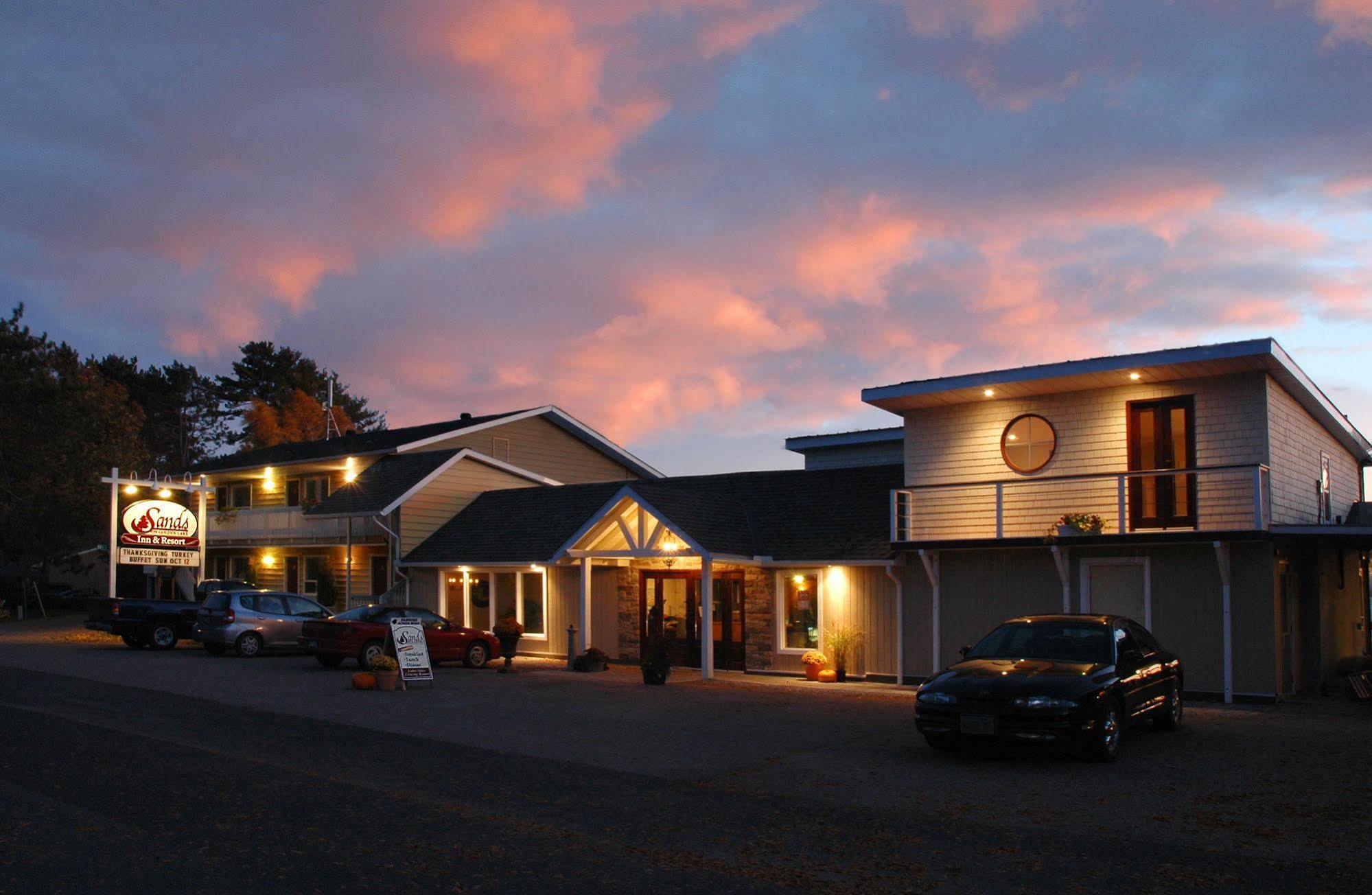 Hotel Sands On Golden Lake Zewnętrze zdjęcie